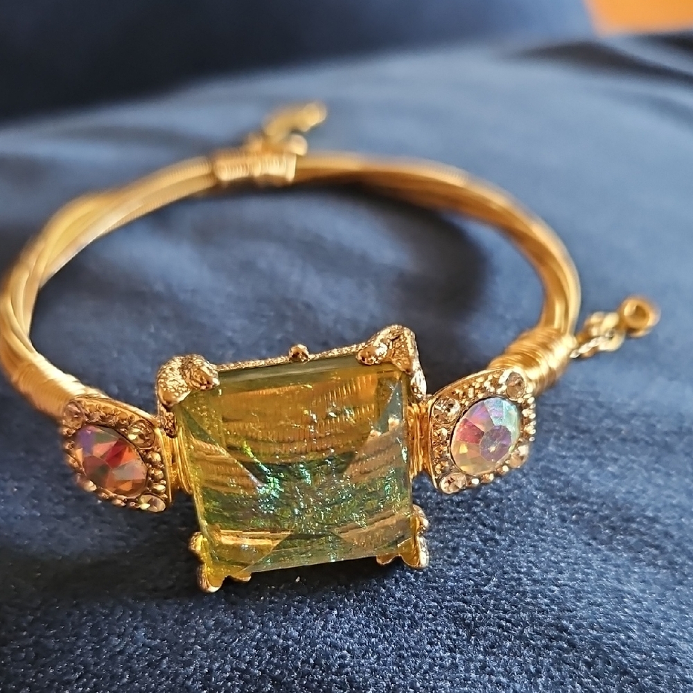 Elegant Gold and Green Bangle Wire Wrapped Bracelet Has Guitar Charm With Tag